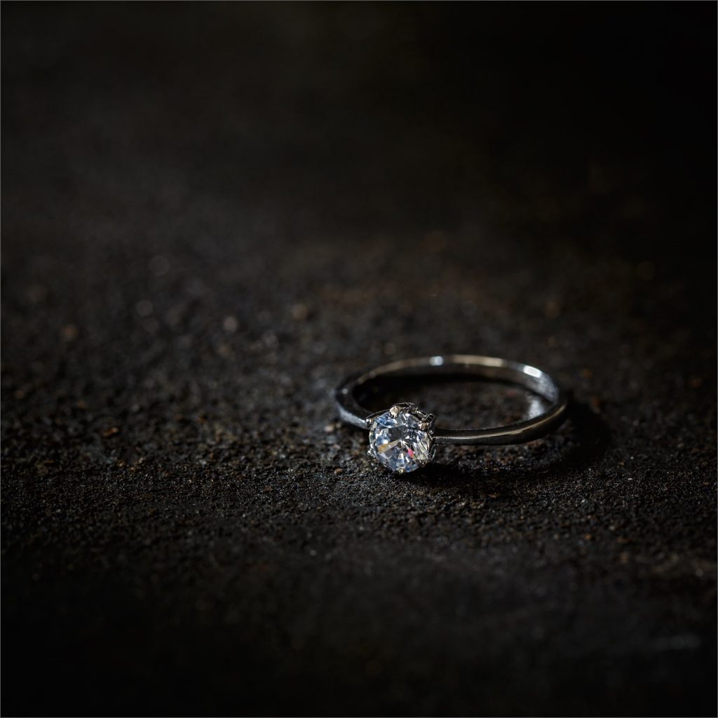 ring-decorated-with-crystal-Z3TFYJH